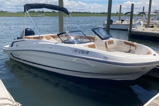 The Image of Bayliner VR5 2021 - undefined
