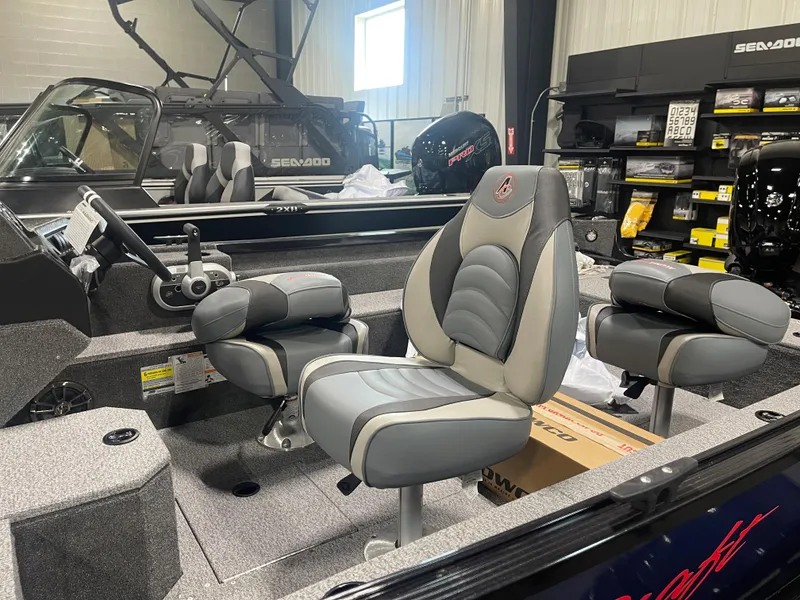 Slide: The Image of Alumacraft Voyageur 175 SC 2023 - 2