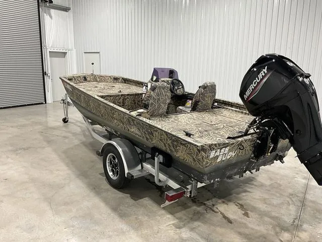 Slide: The Image of Lund 1760 Predator SC 2021 - 4