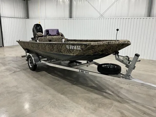 Slide: The Image of Lund 1760 Predator SC 2021 - 6