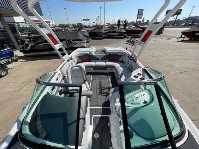 Slide: The Image of 2015 Sanger V 212 boat with open bow seating and wakeboard tower. - 7