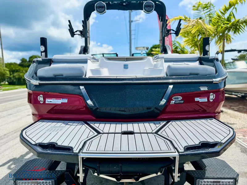 Slide: The Image of MasterCraft X24 2023 - 14