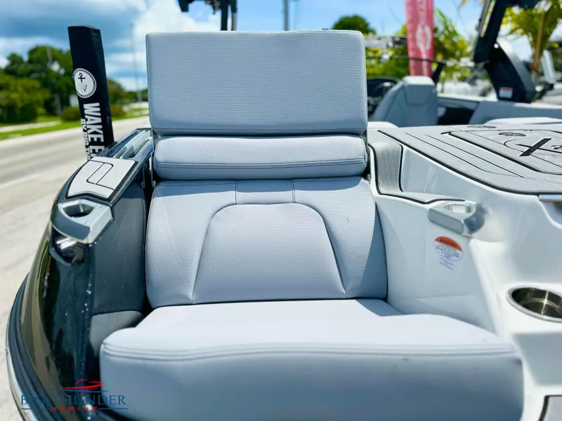 Slide: The Image of MasterCraft X24 2023 - 21