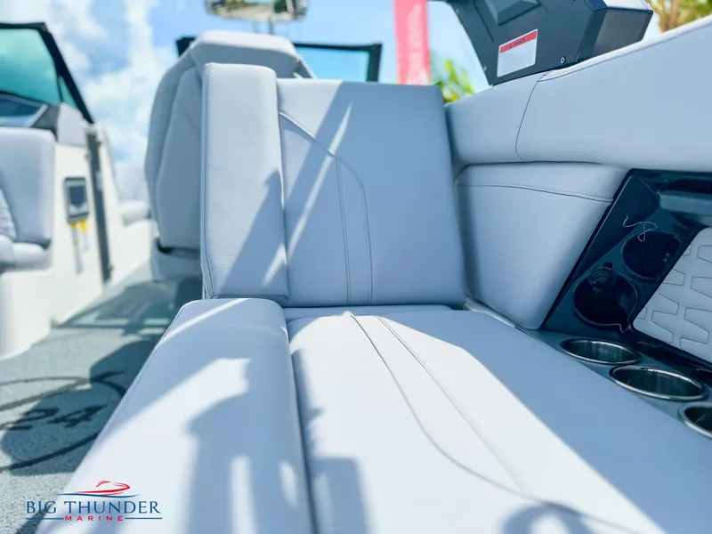 Slide: The Image of MasterCraft X24 2023 - 34