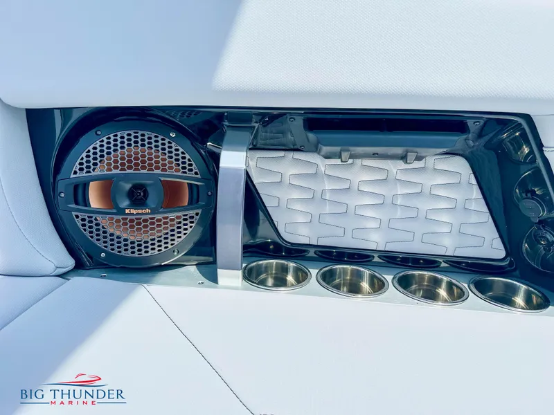 Slide: The Image of MasterCraft X24 2023 - 35