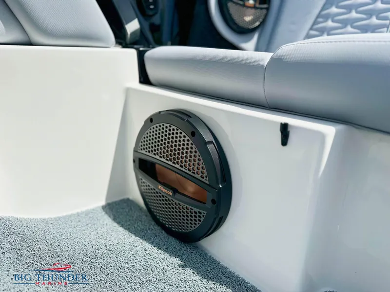 Slide: The Image of MasterCraft X24 2023 - 37