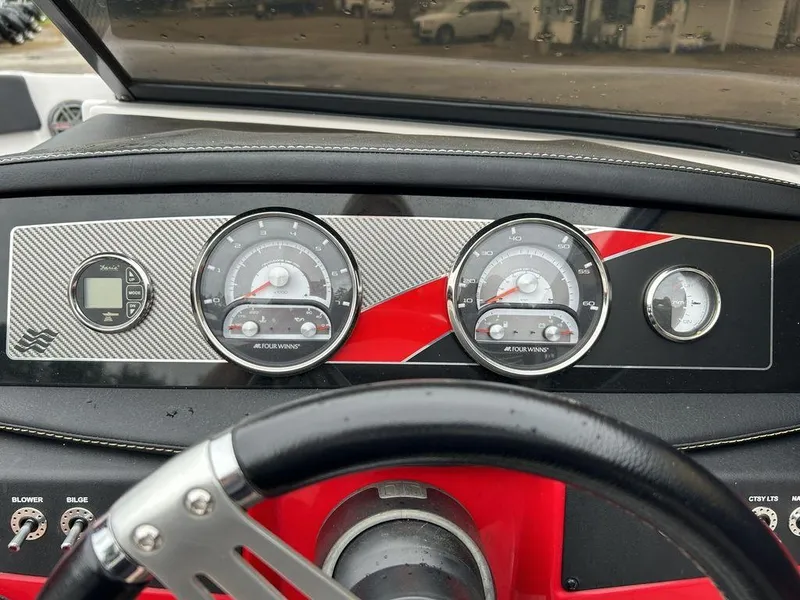 Slide: The Image of Four Winns Horizon 210 SS 2014 - 4