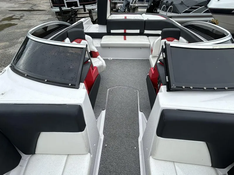 Slide: The Image of Four Winns Horizon 210 SS 2014 - 9