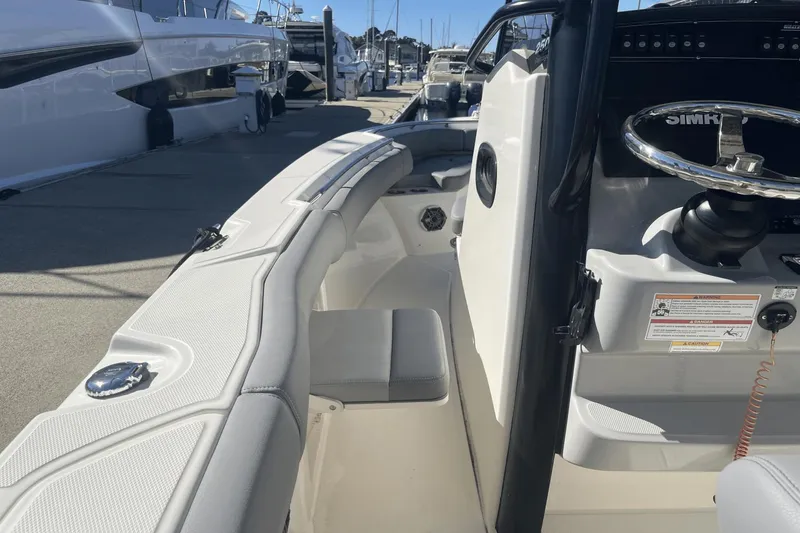Slide: The Image of Boston Whaler 250 Outrage 2024 - 24