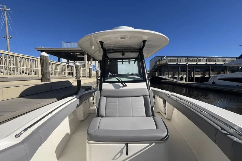 Slide: The Image of Boston Whaler 250 Outrage 2024 - 29