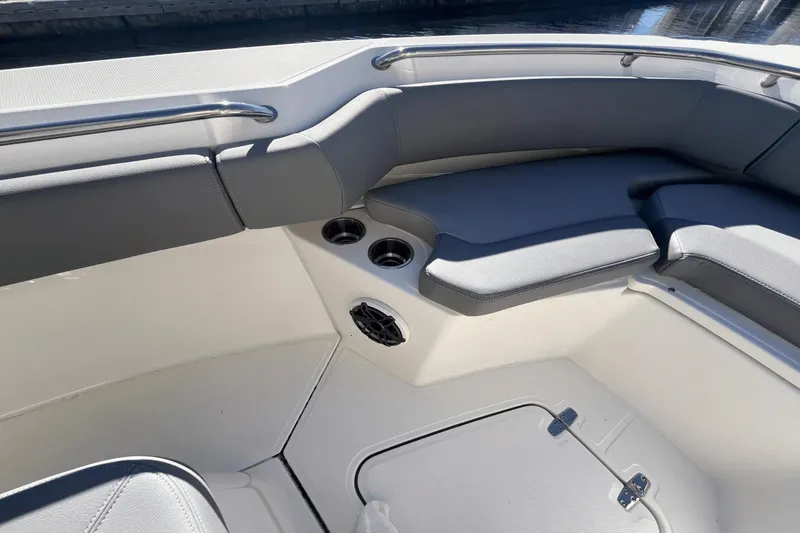 Slide: The Image of Boston Whaler 250 Outrage 2024 - 33