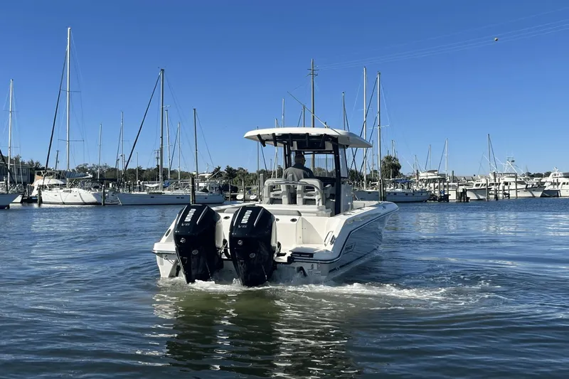 Slide: The Image of Boston Whaler 250 Outrage 2024 - 4