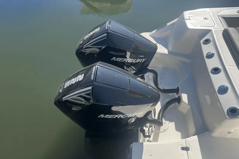 Slide: The Image of Boston Whaler 250 Outrage 2024 - 9