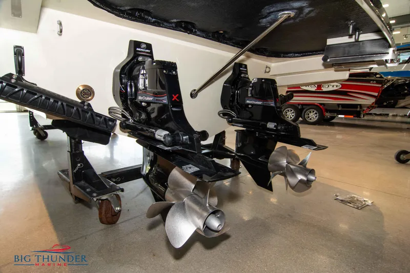 Slide: The Image of 2023 Chris-Craft Launch 31 GT boat with dual Mercury engines at Big Thunder Marine. - 8