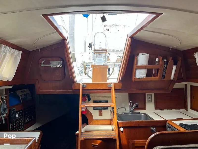 Slide: The Image of 1986 Ericson 30 for sale in Lynn, MA - 17