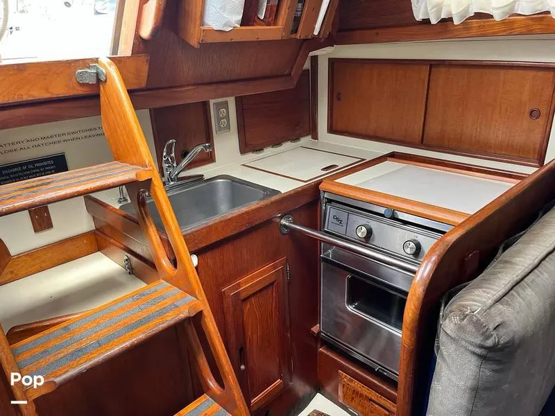 Slide: The Image of 1986 Ericson 30 for sale in Lynn, MA - 5