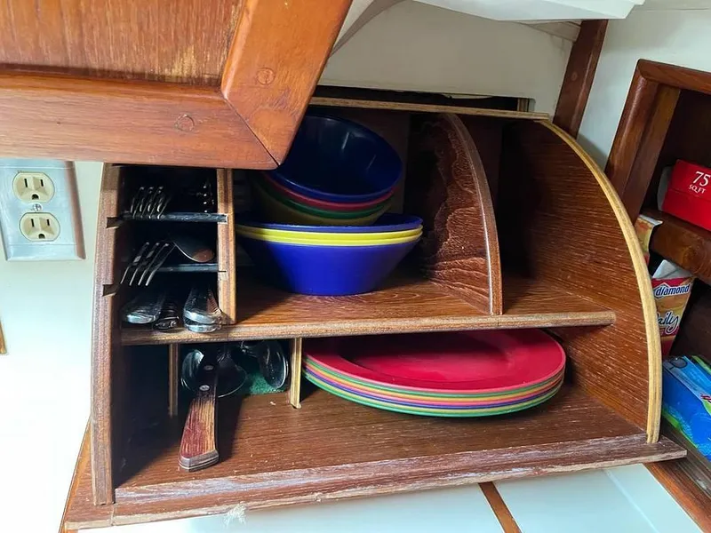 Slide: The Image of 1986 Ericson 30 for sale in Lynn, MA - 9