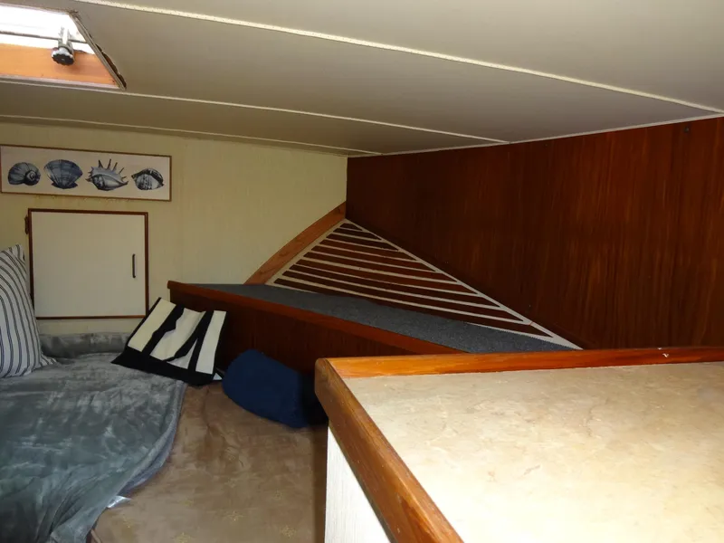 Slide: The Image of Tollycraft 44 CPMY 1986 - 71