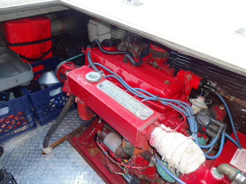 Slide: The Image of Tollycraft 44 CPMY 1986 - 84