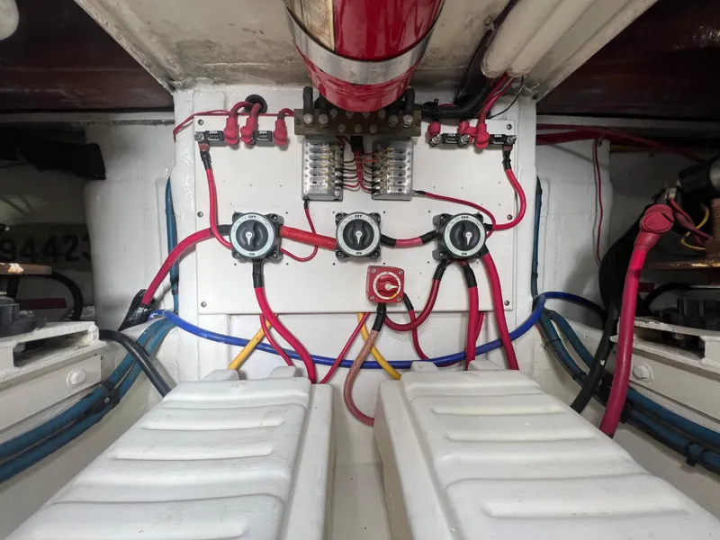 Slide: The Image of Cabo 35 Flybridge Sportfisher 2000 - 52