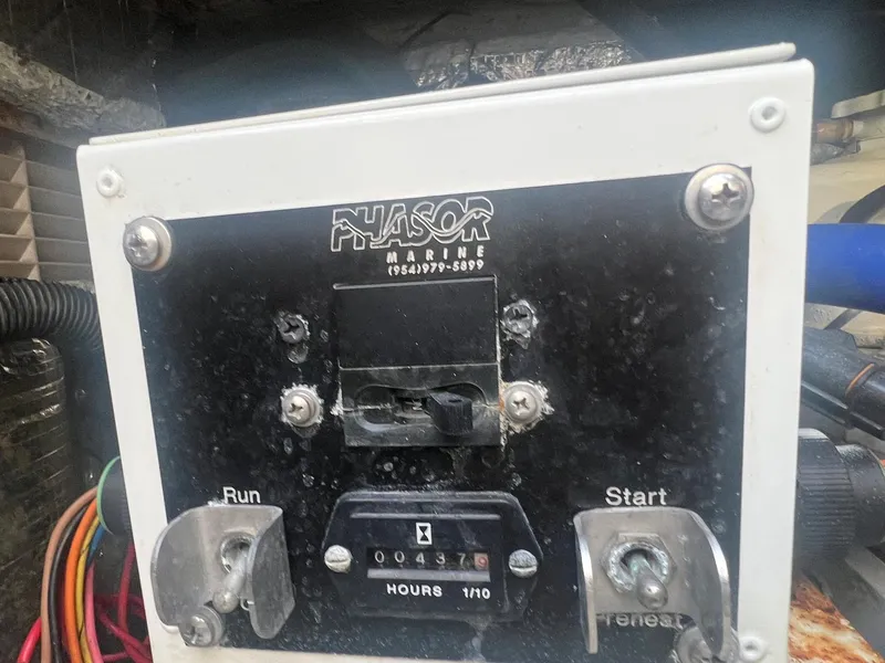 Slide: The Image of Cabo 35 Flybridge Sportfisher 2000 - 60