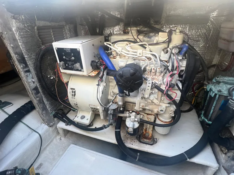 Slide: The Image of Cabo 35 Flybridge Sportfisher 2000 - 61