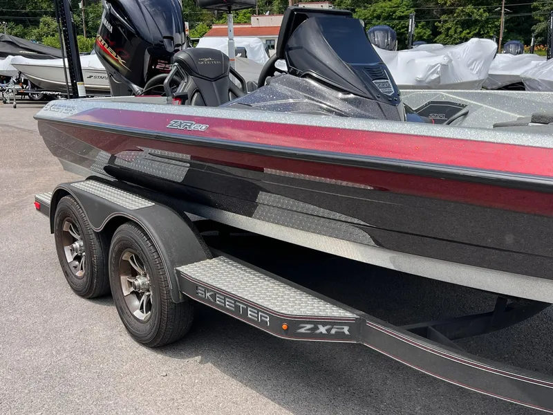 Slide: The Image of Skeeter ZXR20 2021 - 12