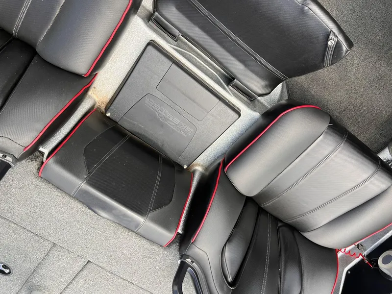 Slide: The Image of Skeeter ZXR20 2021 - 32