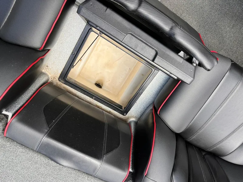 Slide: The Image of Skeeter ZXR20 2021 - 42