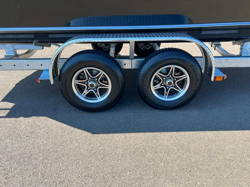 Slide: The Image of Dual axle trailer for 2023 Hewescraft 240 Ocean Pro HT boat. - 23