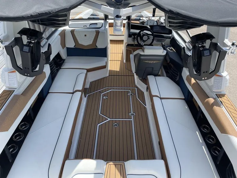 Slide: The Image of Nautique Super Air Nautique G25 2023 - 2