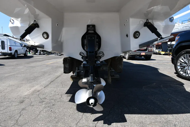 Slide: The Image of 2021 Monterey 278 Super Sport boat stern with propeller in a marina. - 9