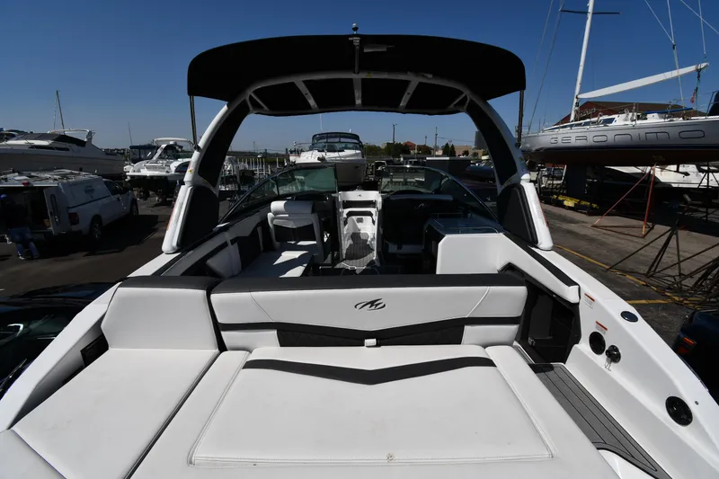 Slide: The Image of 2021 Monterey 278 Super Sport boat with spacious seating and sleek design. - 11