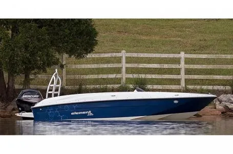 Slide: The Image of Bayliner Element E18 2023 - 5