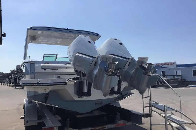 Slide: The Image of Aviara AV32 Outboard 2024 - 4