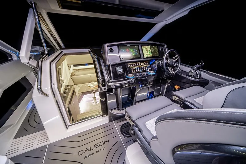 Slide: The Image of Galeon 325 GTO 2023 - 11