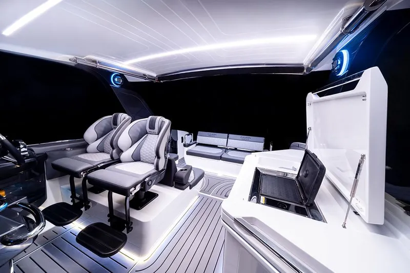 Slide: The Image of Galeon 325 GTO 2023 - 10