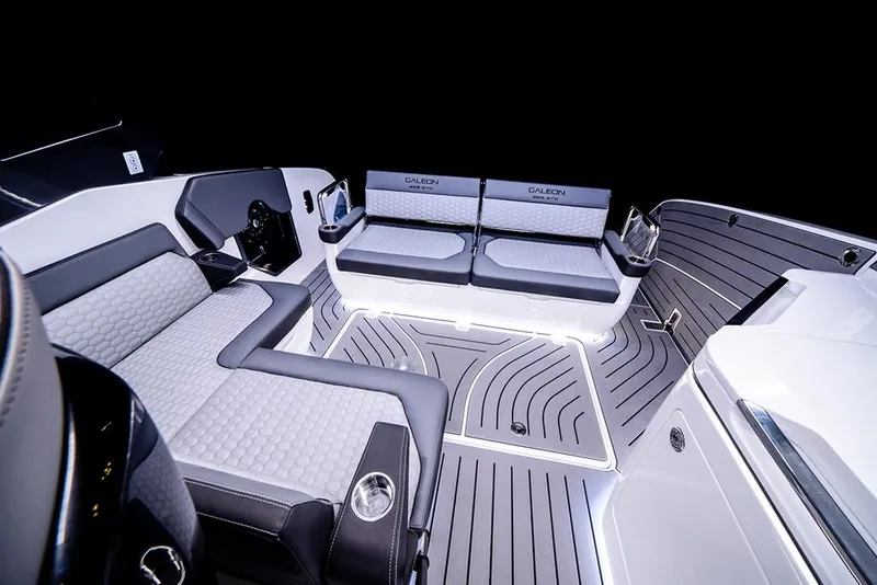 Slide: The Image of Galeon 325 GTO 2023 - 13