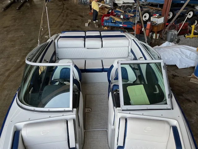 Slide: The Image of Crownline Boats 200SS 2024 - 4