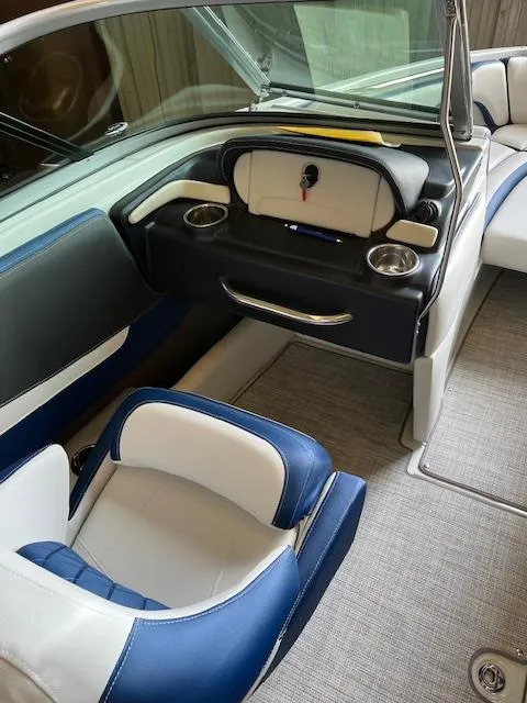 Slide: The Image of Crownline Boats 200SS 2024 - 7