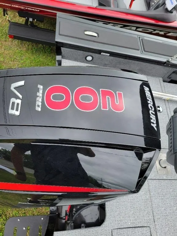Slide: The Image of 2024 Tracker Targa V19 Combo with Mercury 200 HP V8 outboard engine. - 6