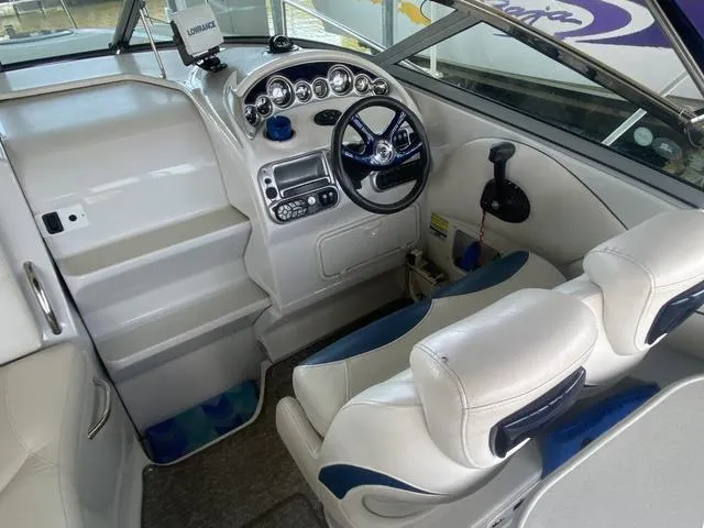 Slide: The Image of Crownline Boats 250 CR 2008 - 4