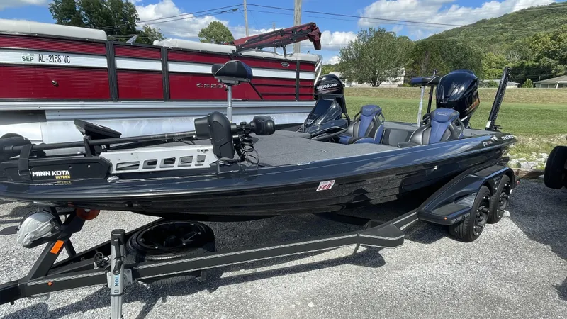 Slide: The Image of Skeeter FXR20 Apex 2021 - 17