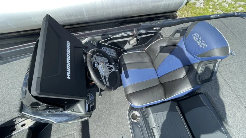 Slide: The Image of Skeeter FXR20 Apex 2021 - 26