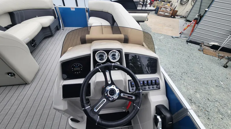 Slide: The Image of Sylvan Mirage 8524 CLZ 2024 - 13