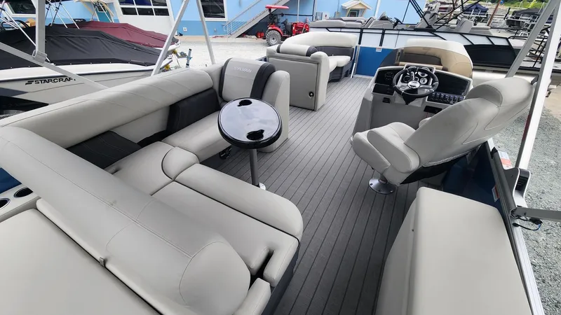 Slide: The Image of Sylvan Mirage 8524 CLZ 2024 - 15