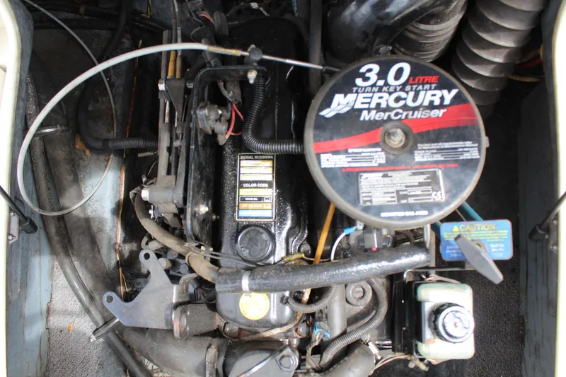 Slide: The Image of Engine of 2007 Bayliner 185 Bowrider with 3.0L Mercury MerCruiser. - 15