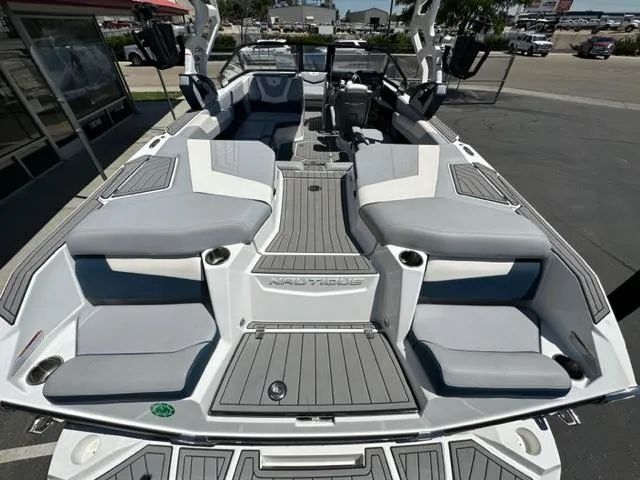 Slide: The Image of Nautique G23 2021 - 11