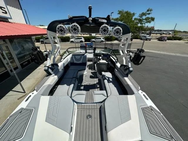 Slide: The Image of Nautique G23 2021 - 12