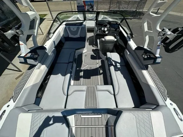 Slide: The Image of Nautique G23 2021 - 14